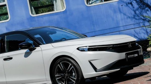 倍悦网配资 型格·口碑风暴：Z世代玩车族的“六边形”进阶圣经